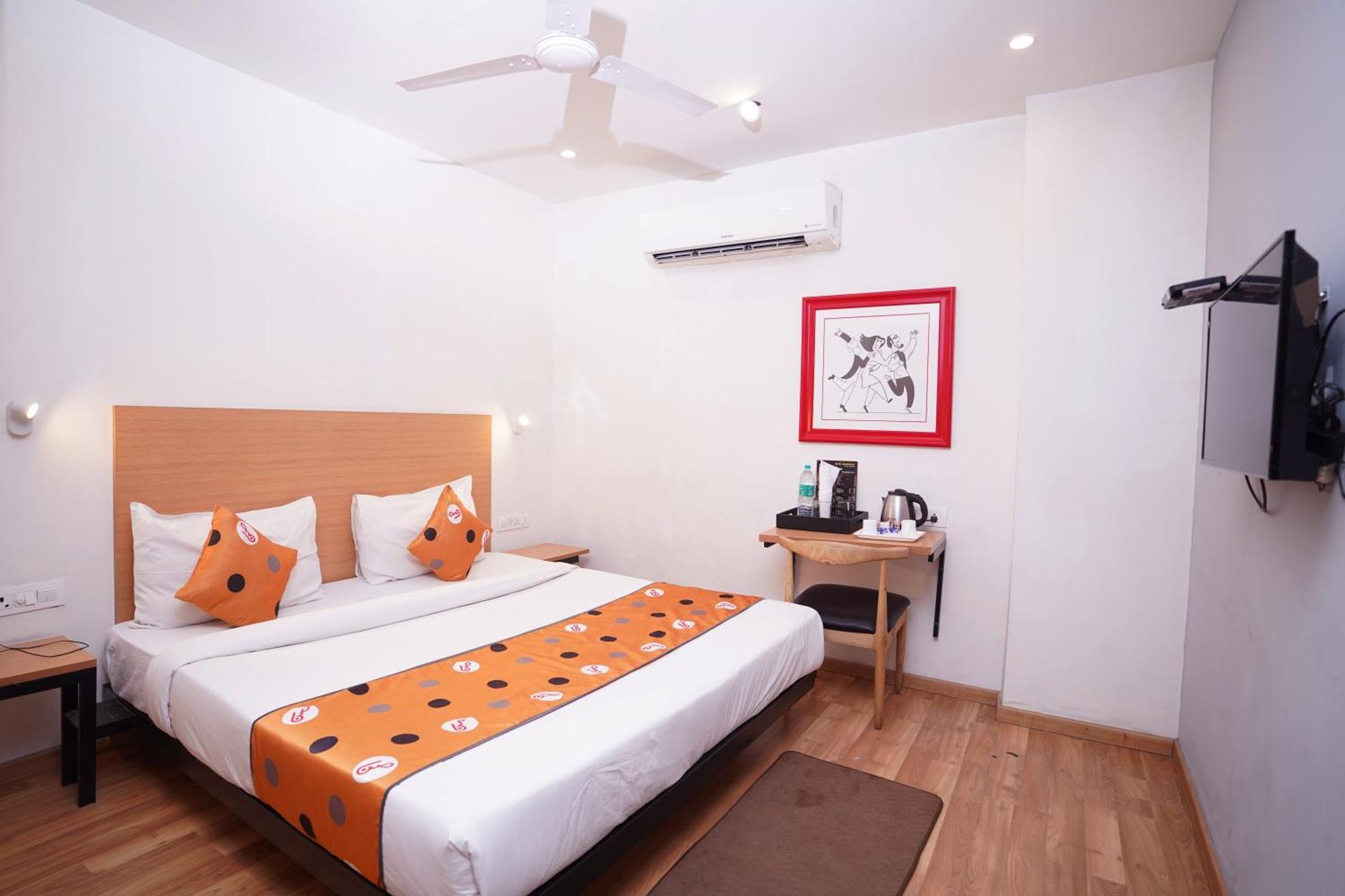 Hotel Mira Residency- Outer Ring Road, Paschim Vihar Delhi  Exterior photo